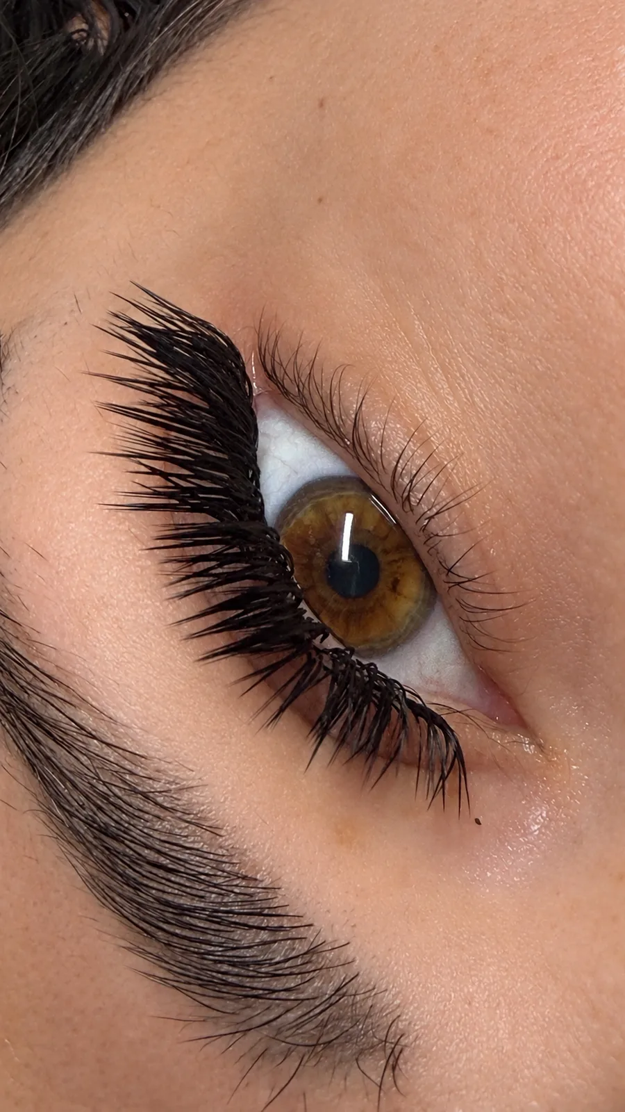 Spiky Kim K style set on a brown eye
